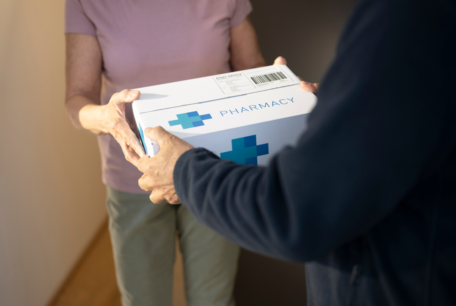 Cover image for SHIPPING AT DELIVERY: ANO ANG DAPAT ASAHAN KAPAG NAG-ORDER NG GAMOT ONLINE